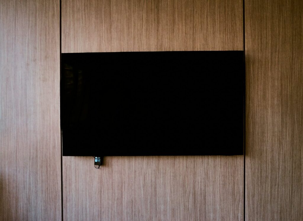 Smasnug 75-Inch Crystal UHD 4K Smart TV